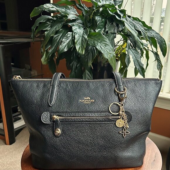 New STAR AND CLOVER Bag Charm Gold Tone⭐ - Picture 4 of 7